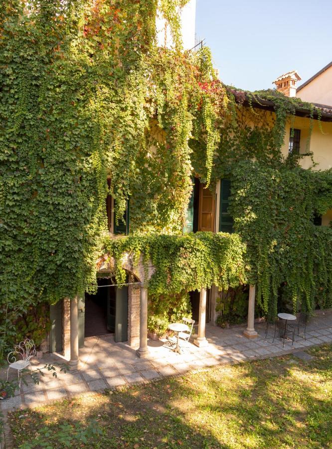 Bed and Breakfast Palazzo Sismonda Corneliano d'Alba Экстерьер фото