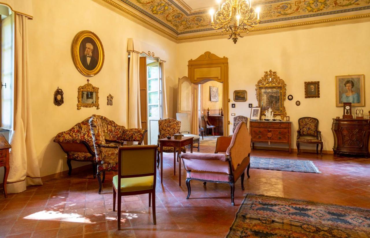 Bed and Breakfast Palazzo Sismonda Corneliano d'Alba Экстерьер фото