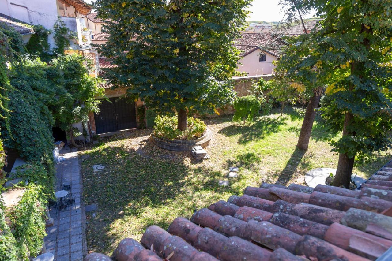 Bed and Breakfast Palazzo Sismonda Corneliano d'Alba Экстерьер фото